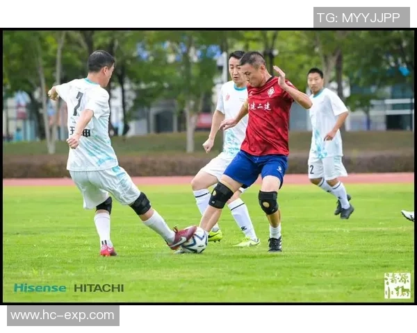 足球星街头热血激情燃动青春梦想点亮城市绿茵舞台