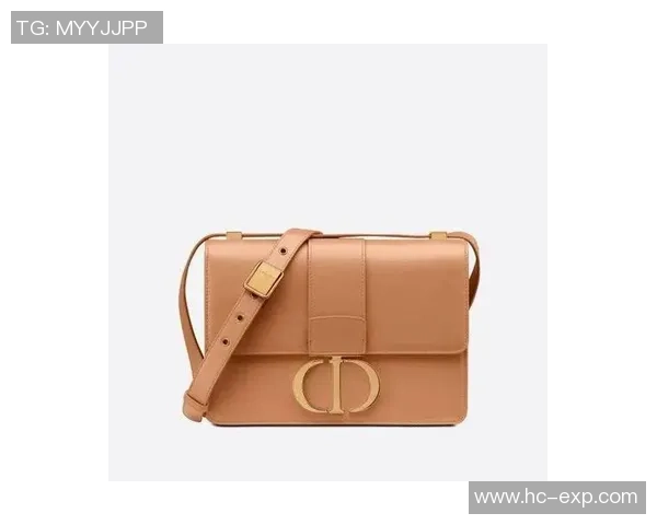 足球球星专属手袋设计潮流 引领运动时尚新风尚